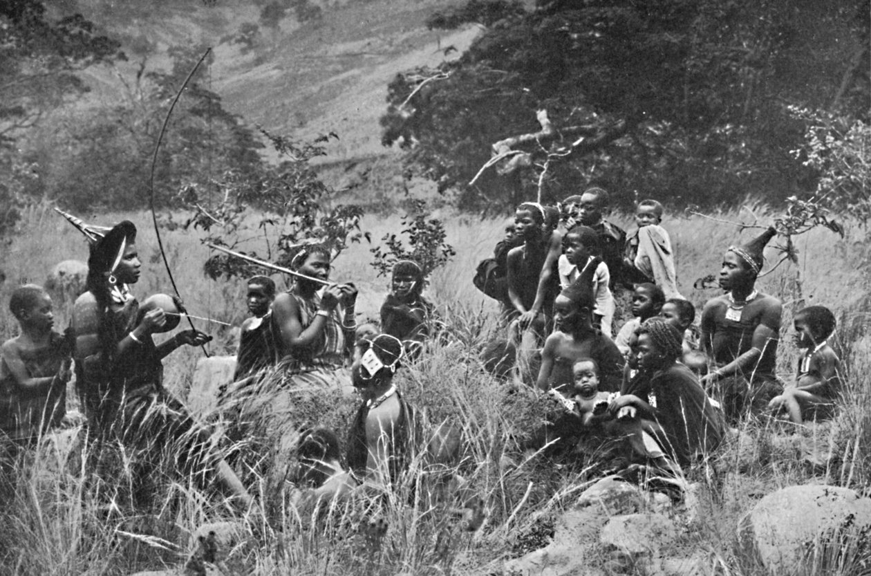 Zulumusiker och publik, 1912 av Unbekannt