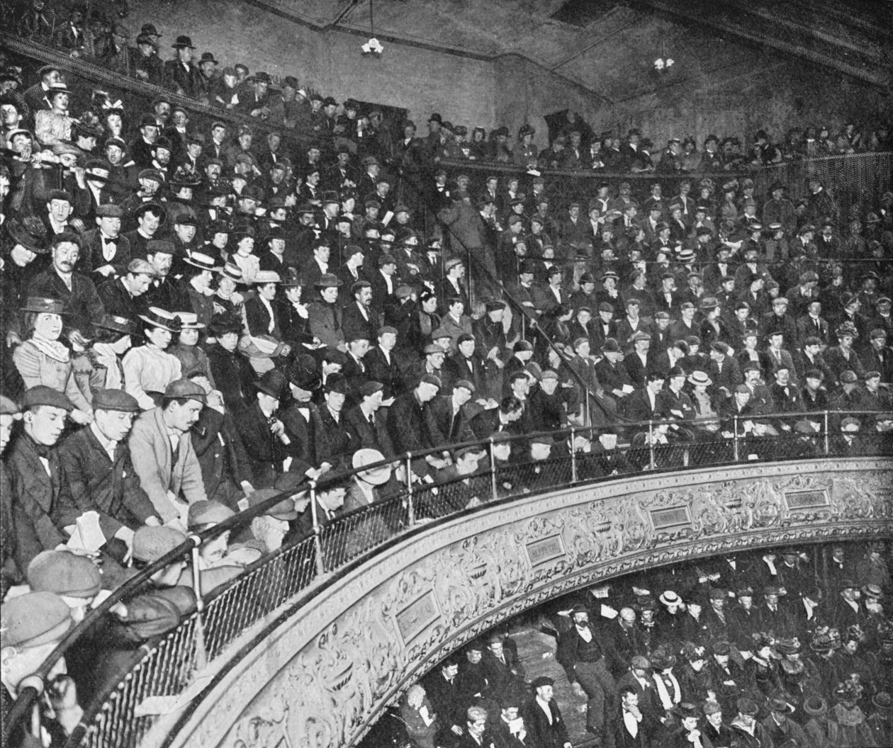 A Music Hall Gallery, London, c1900 1901 av Unbekannt