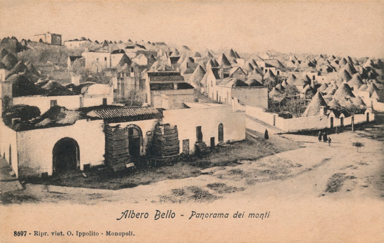 Albero Bello - Panorama över bergen, c1910. av Unbekannt