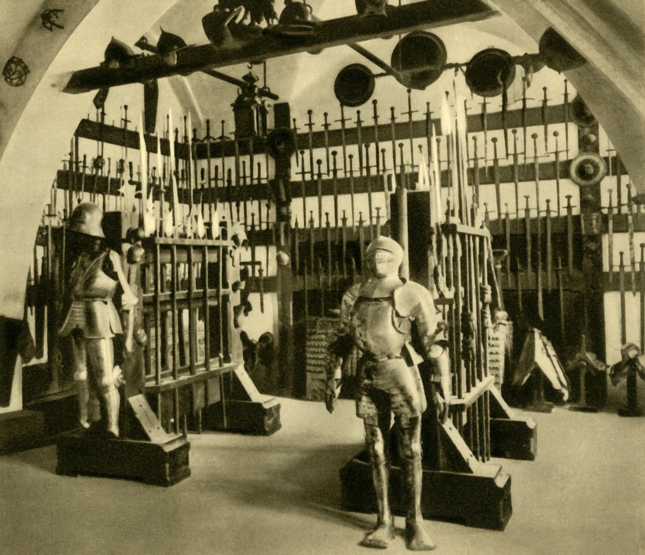 Armory, Kreuzenstein Castle, Niederösterreich, c1935. av Unbekannt