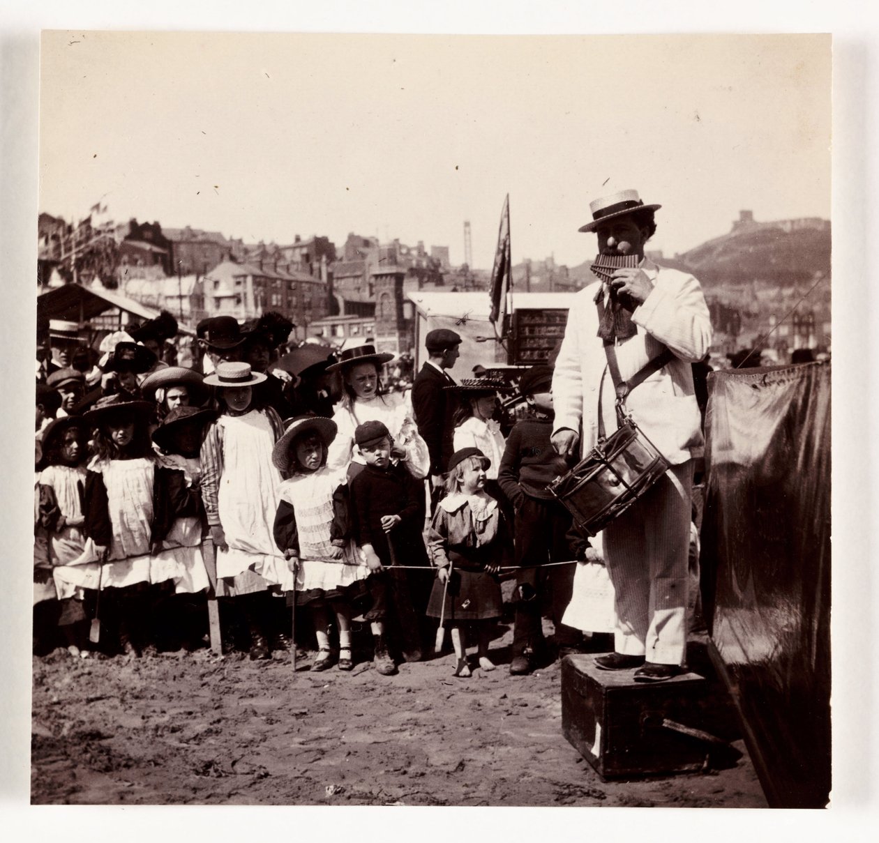 Strandunderhållare, c 1905 av Unbekannt
