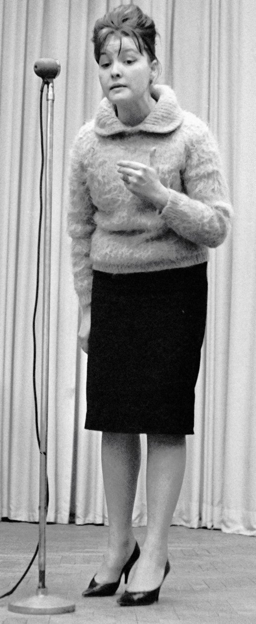 Bella Akhmadulina, rysk poet, 1960-talet av Unbekannt