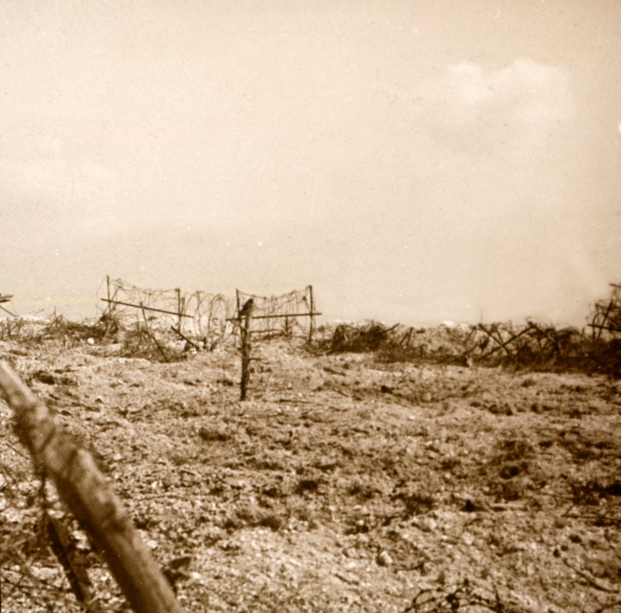 Mellan linjerna, Verdun, norra Frankrike, c1914-c1918 av Unbekannt