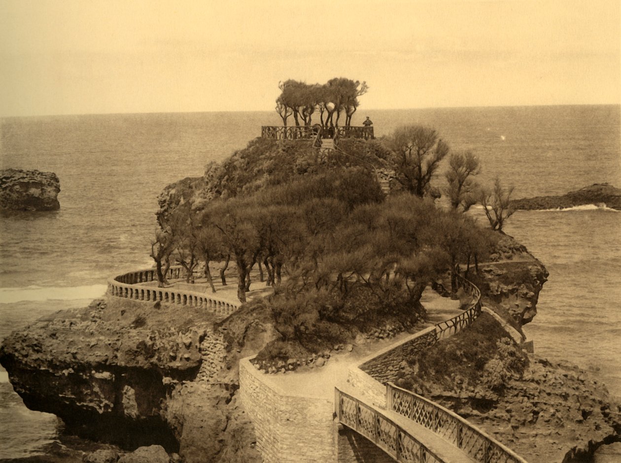 Biarritz - The Rock of Basta, c1930. av Unbekannt