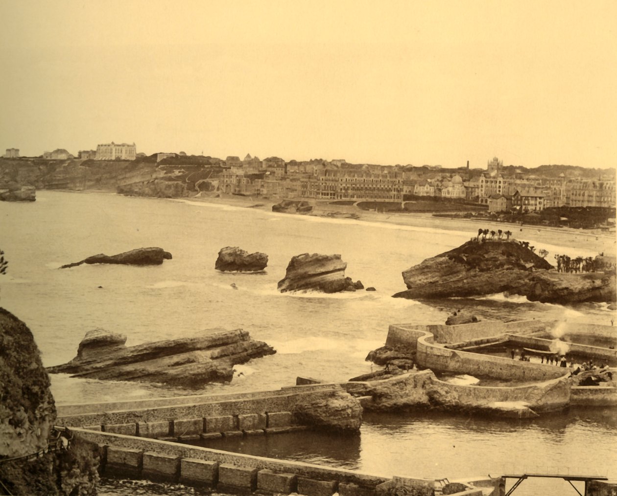 Biarritz - Översikt tagen från Atalaye, c1930. av Unbekannt