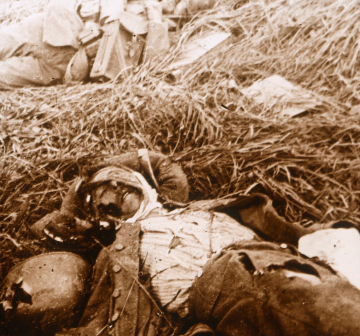 Bodies, Craonne, norra Frankrike, c1914-c1918 av Unbekannt