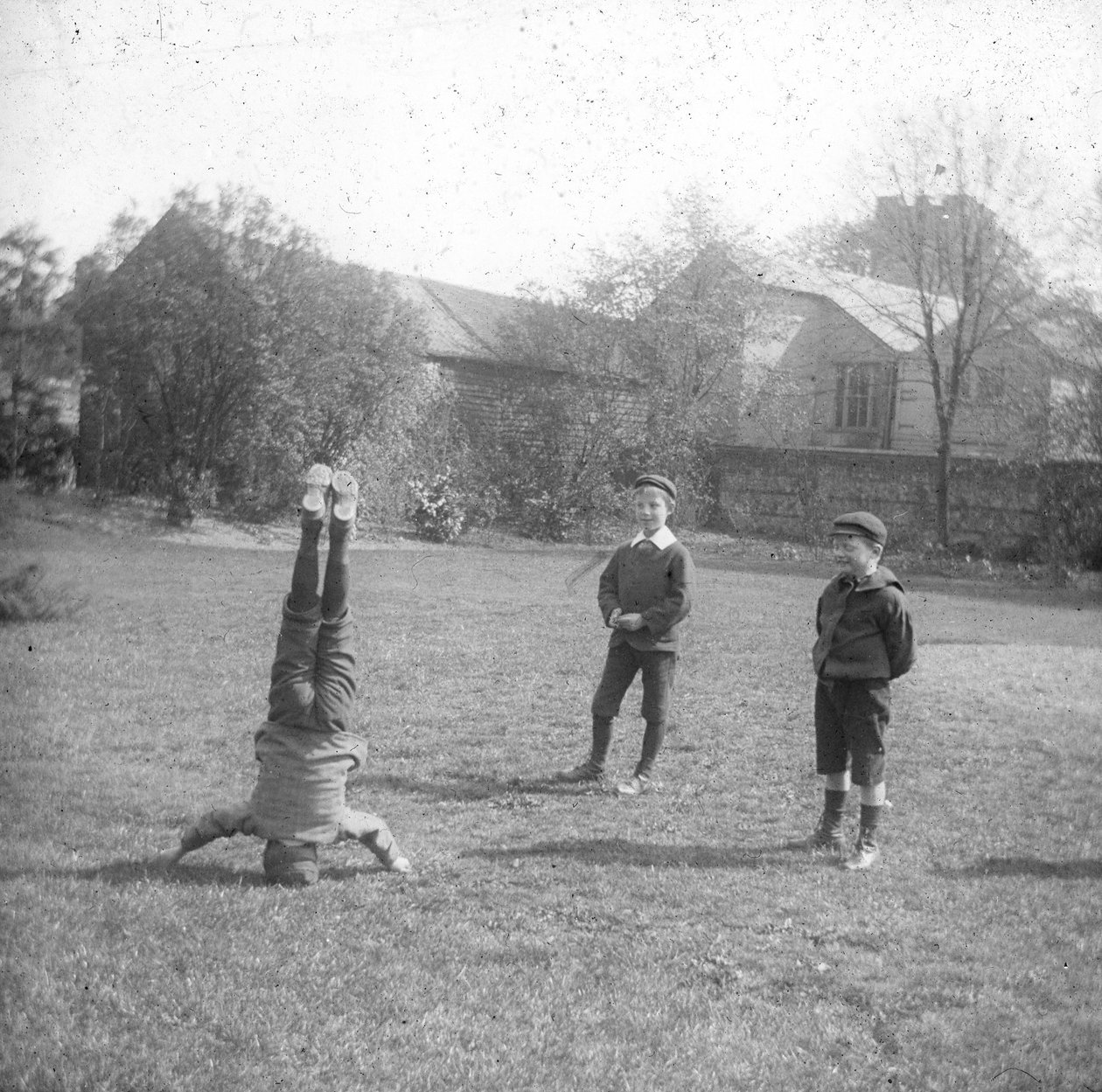 Pojkar som leker, tidigt 1900-tal av Unbekannt