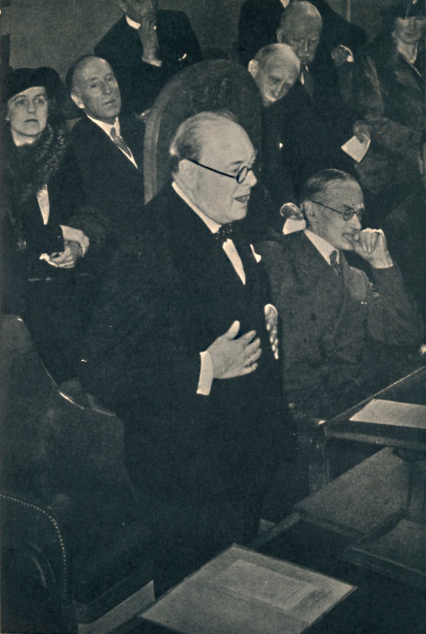 Broadcasting to the Empire and America, c1945. av Unbekannt