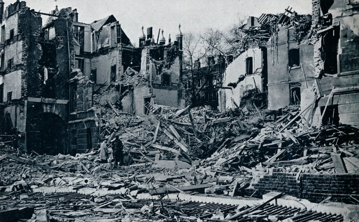 Förstörda byggnader, från den inre tempelträdgården, 1941 av Unbekannt
