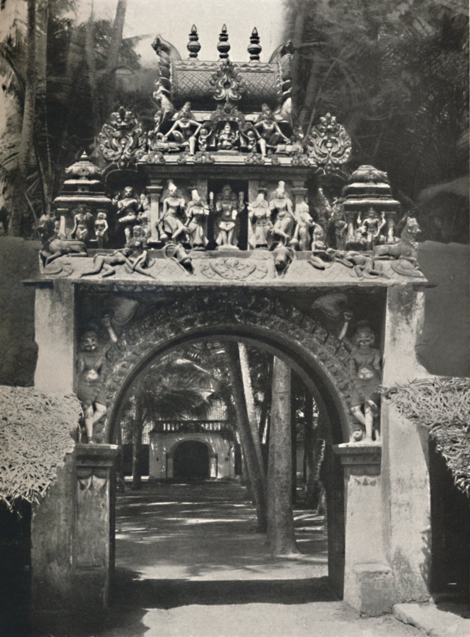 Ingång till ett hinduiskt tempel, Ceylon, 1926 av Unbekannt