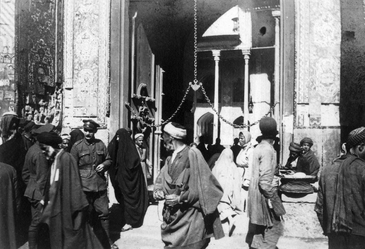 Ingång till Kazimain-moskén, Irak, 1917-1919 av Unbekannt