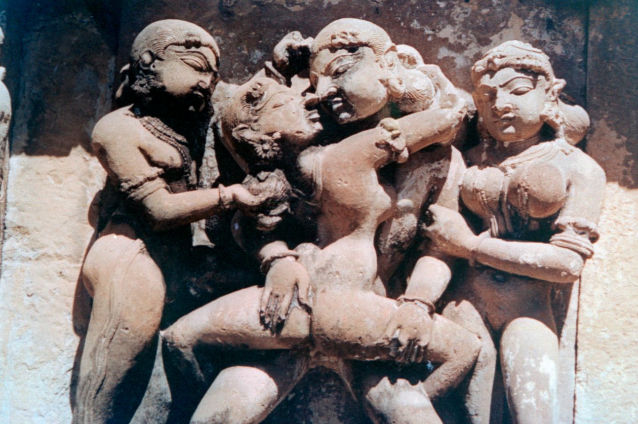Erotisk skulptur, Khajuraho, Indien. c950-1050. 1900-talet av Unbekannt
