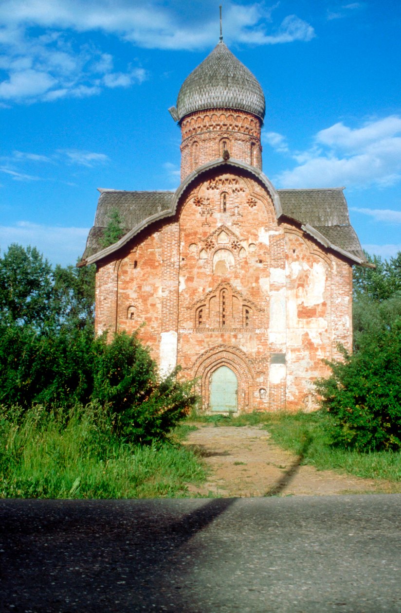Exteriör av en kyrka, Novgorod, Ryssland av Unbekannt
