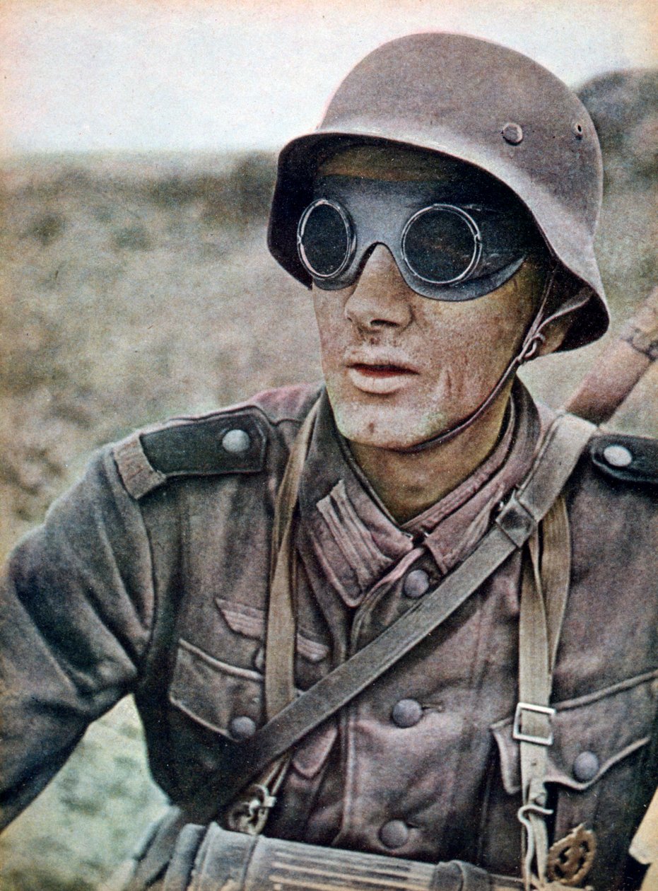 Tysk motorcykelsoldat på väg österut, Ryssland, 1942 av Unbekannt