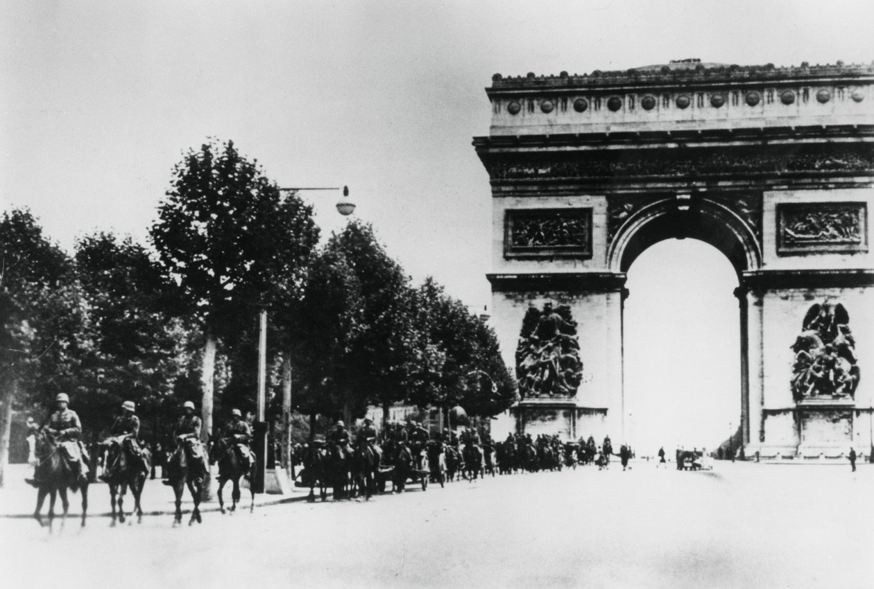 Tyska soldater marscherar genom Paris, 14 juni 1940 av Unbekannt