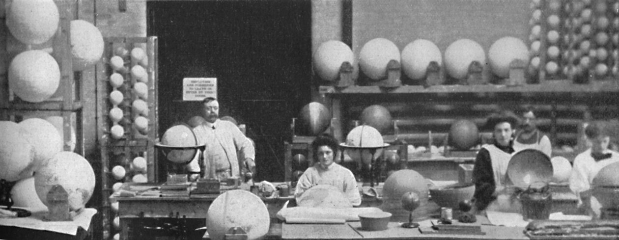 Globe Making, 1917 av Unbekannt
