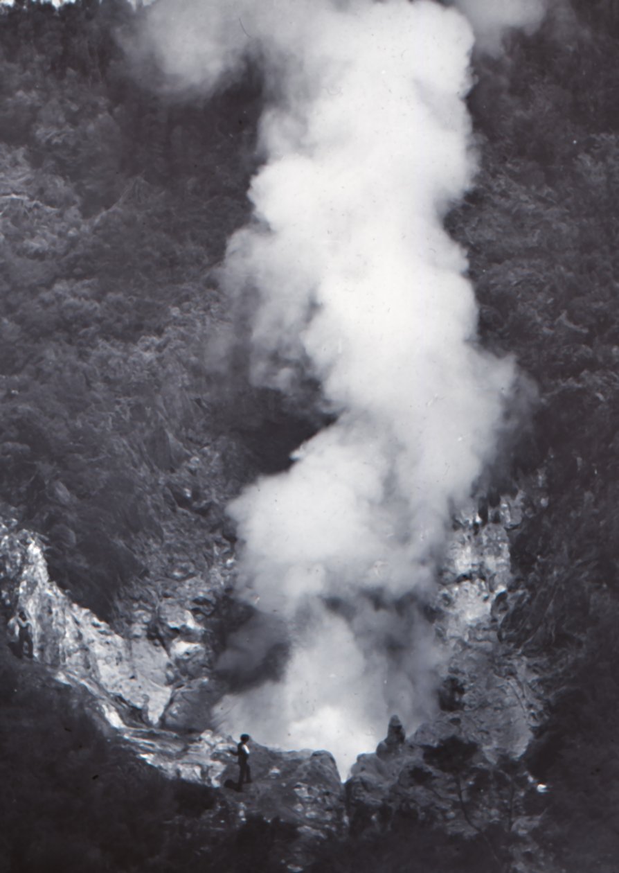 Great Wairakei Geyser, sent 1800-tidigt 1900-tal. av Unbekannt