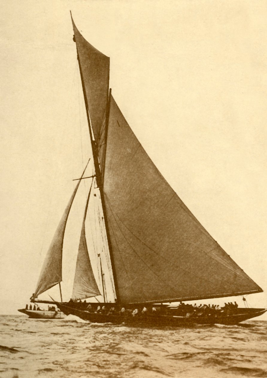 His Majestys Yacht Britannia, c1930. av Unbekannt