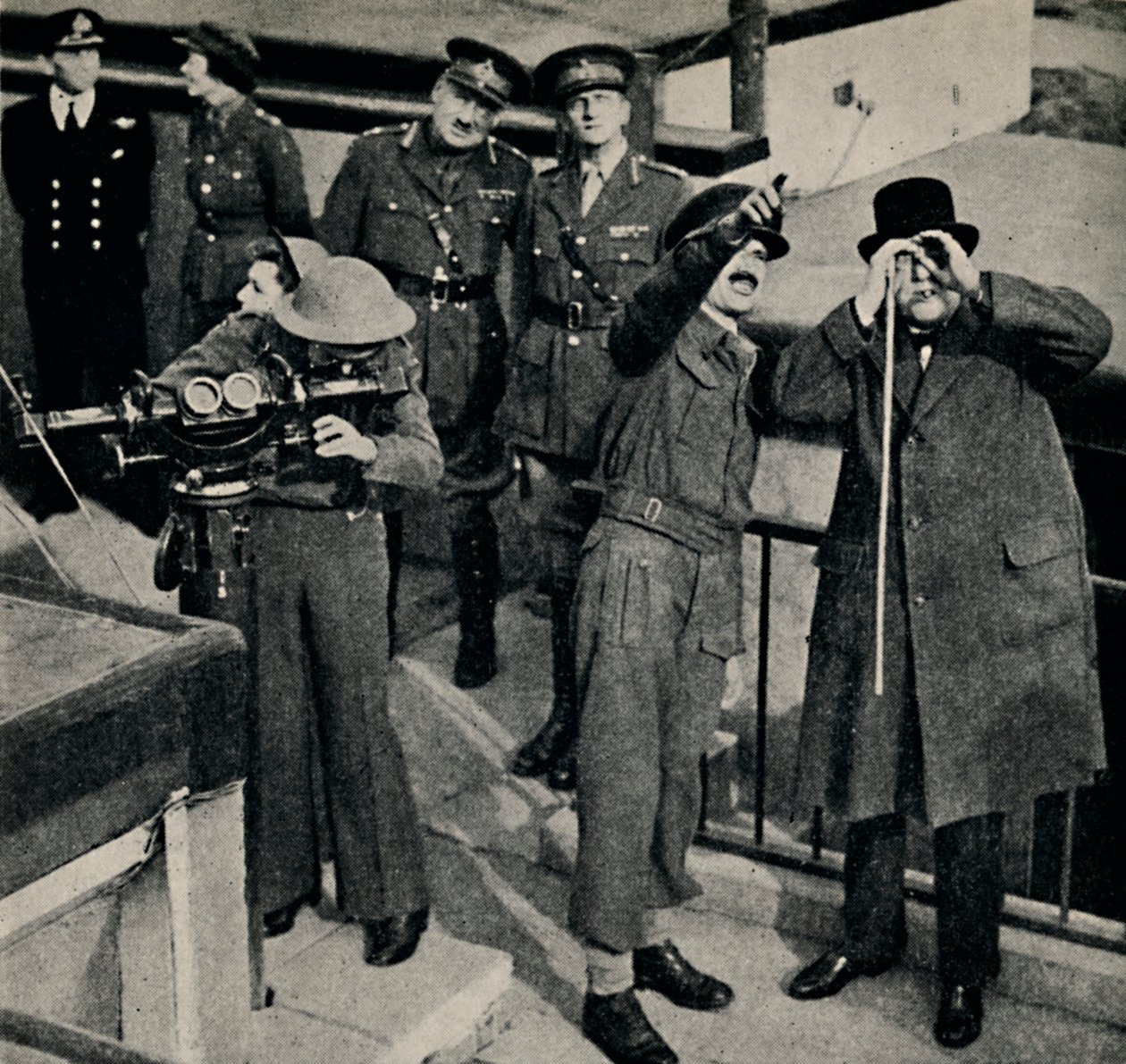 In An Aircraft Gun-Pit, 17 oktober 1941, 1945. av Unbekannt