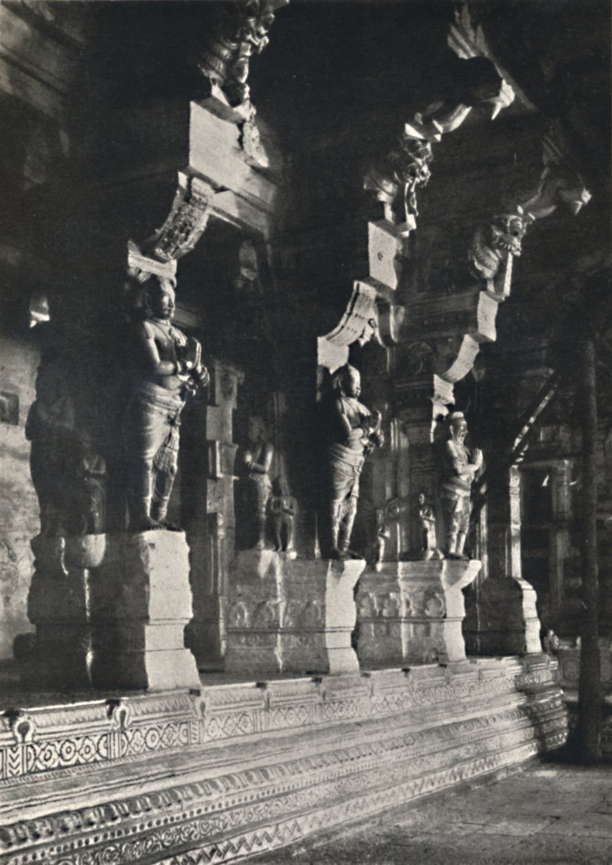 Interiör av ett hinduiskt tempel, Ceylon, 1926 av Unbekannt