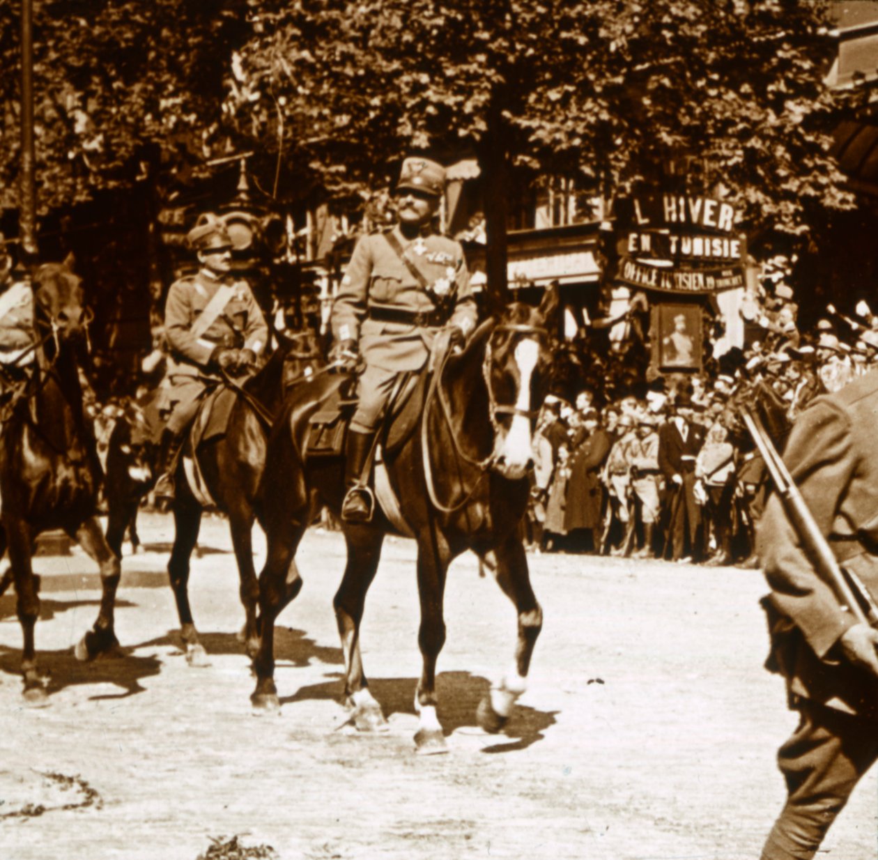 Italienska officerare under segerparaden, 1918 av Unbekannt