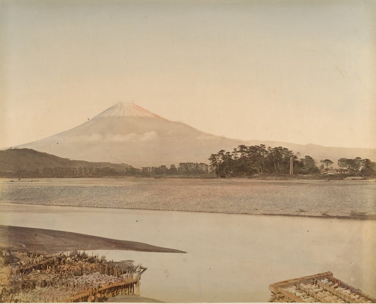 [Landskap med flod och berg], 1870-tal. av Unbekannt