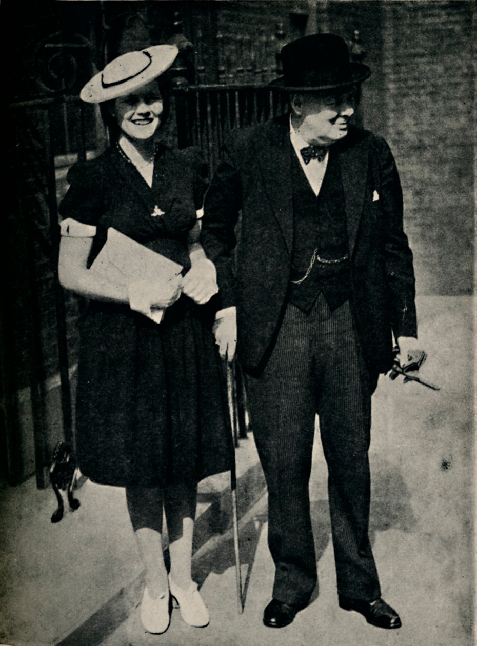Mary Churchill och hennes far, c1945. av Unbekannt