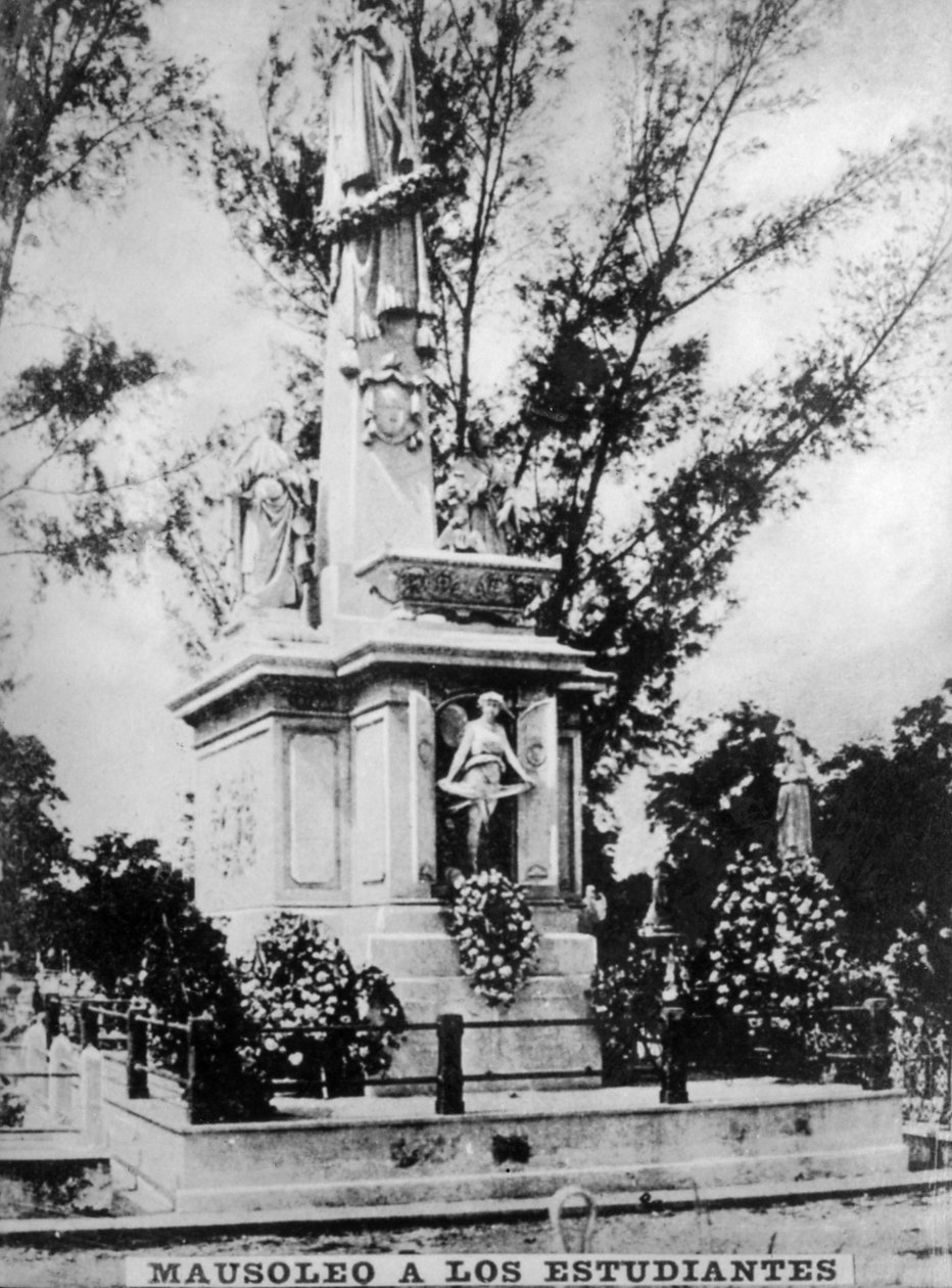 Mausoleum till de avrättade läkarstudenterna, 1890, 1902-talet av Unbekannt