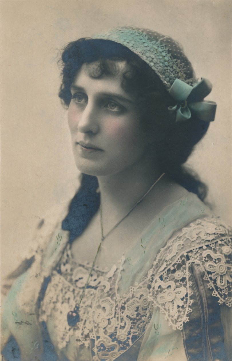 Miss Evelyn Millard 1849-1941, c1930. av Unbekannt