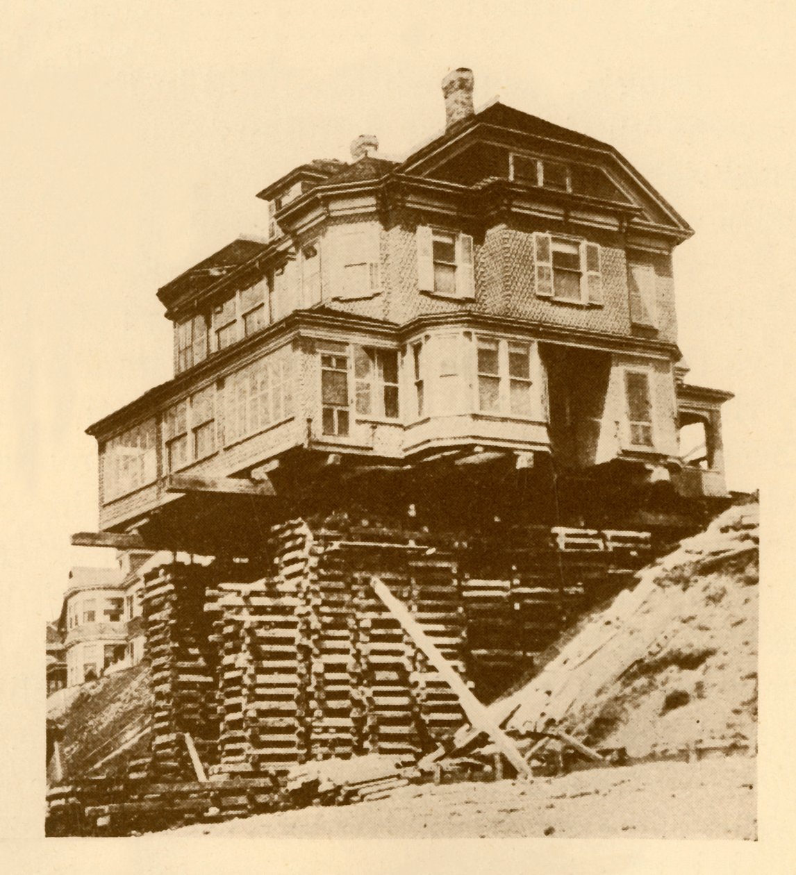 Flytta ett hus kroppsligt, c1930. av Unbekannt