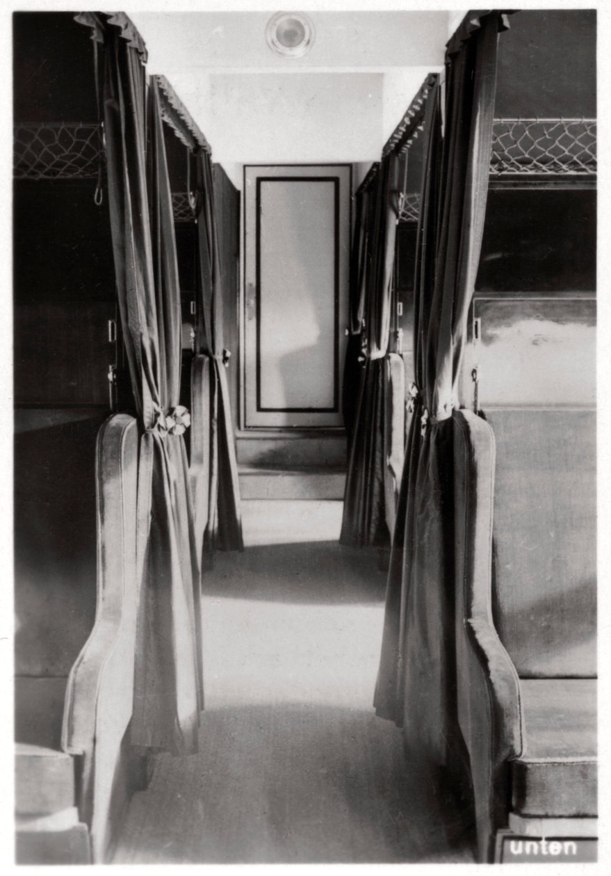 Passagerarutrymmet i Zeppelin LZ 126, c1924 1933 av Unbekannt