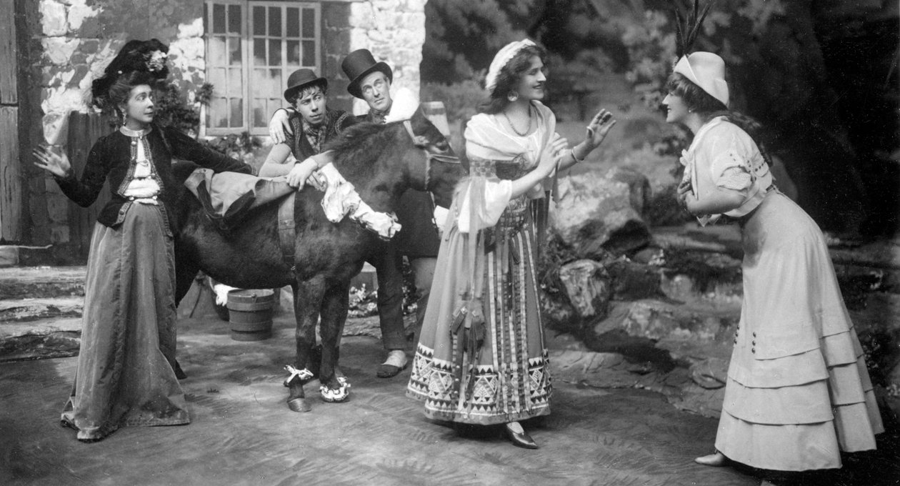 Föreställning av The Gay Gordons, c1907 av Unbekannt