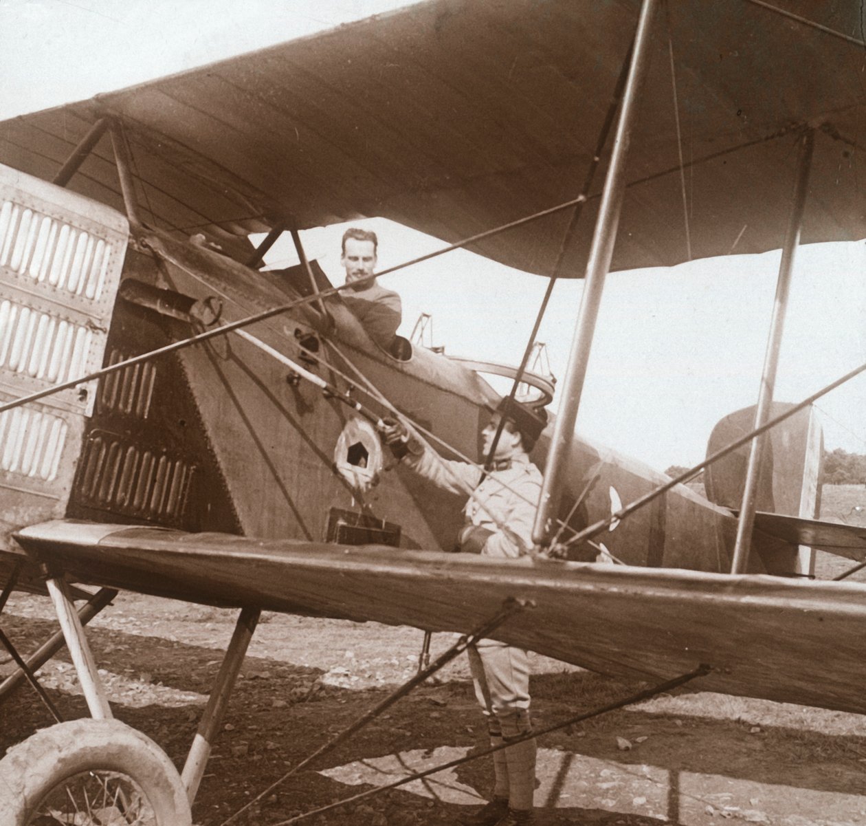 Pilot i biplan, c1914-c1918 av Unbekannt