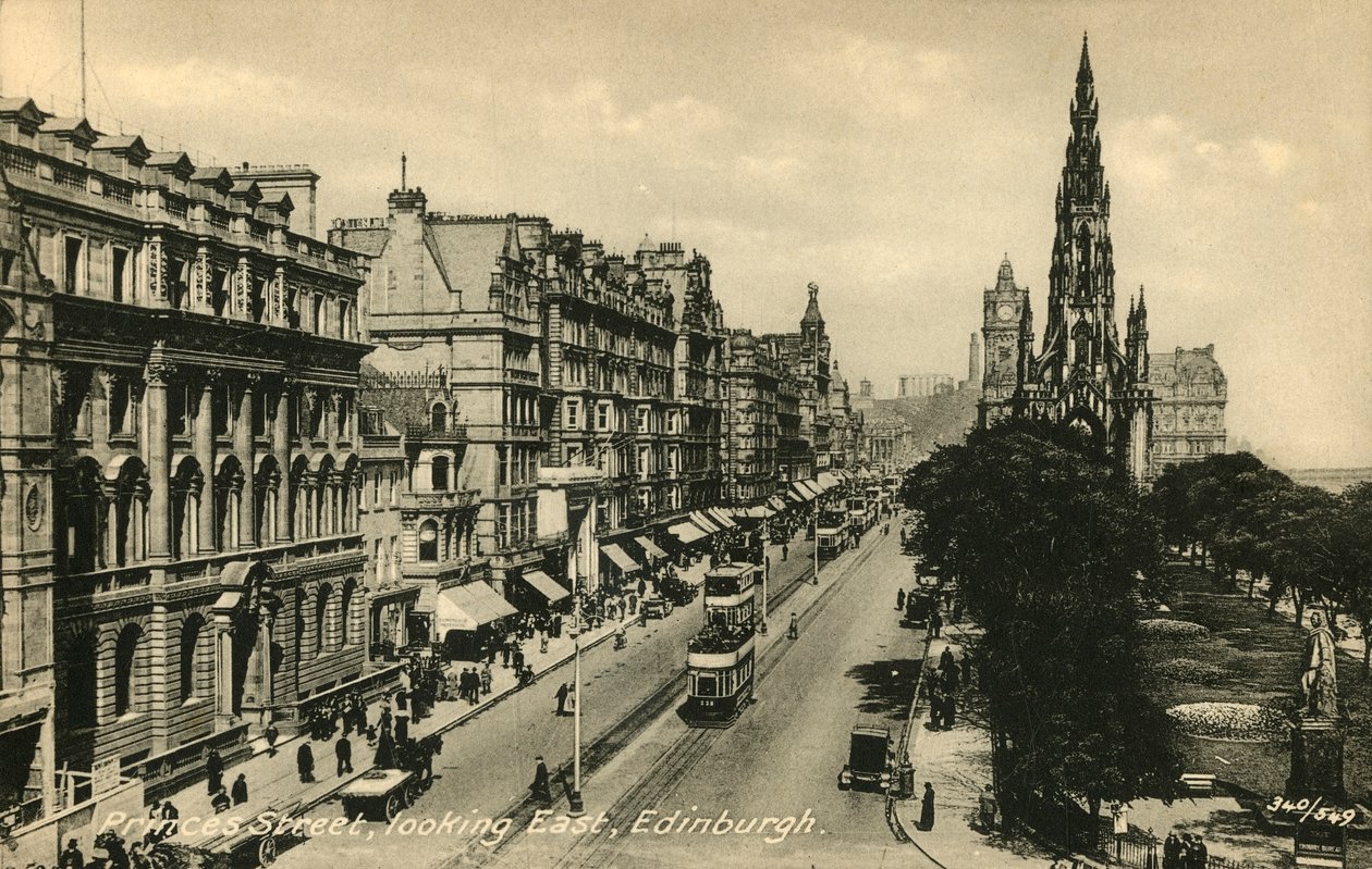 Princes Street Looking East, Edinburgh, c1920-talet. av Unbekannt