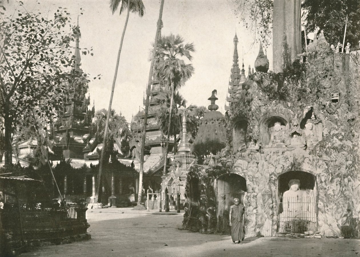Helgedomar vid Shwedagon Pagoda, Yangon, 1900. av Unbekannt