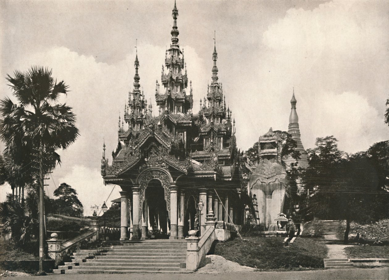 Södra ingången till Shwedagon Pagoda, Yangon, 1900. av Unbekannt