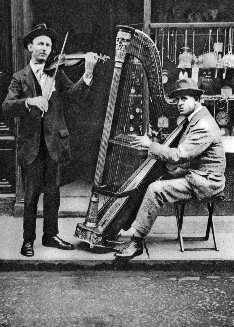 Gatumusikanter, London, 1926-1927 av Unbekannt