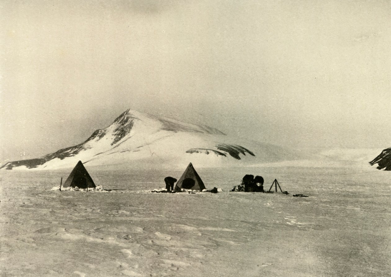 Lägret under molnmakaren., c1908, 1909 av Unbekannt