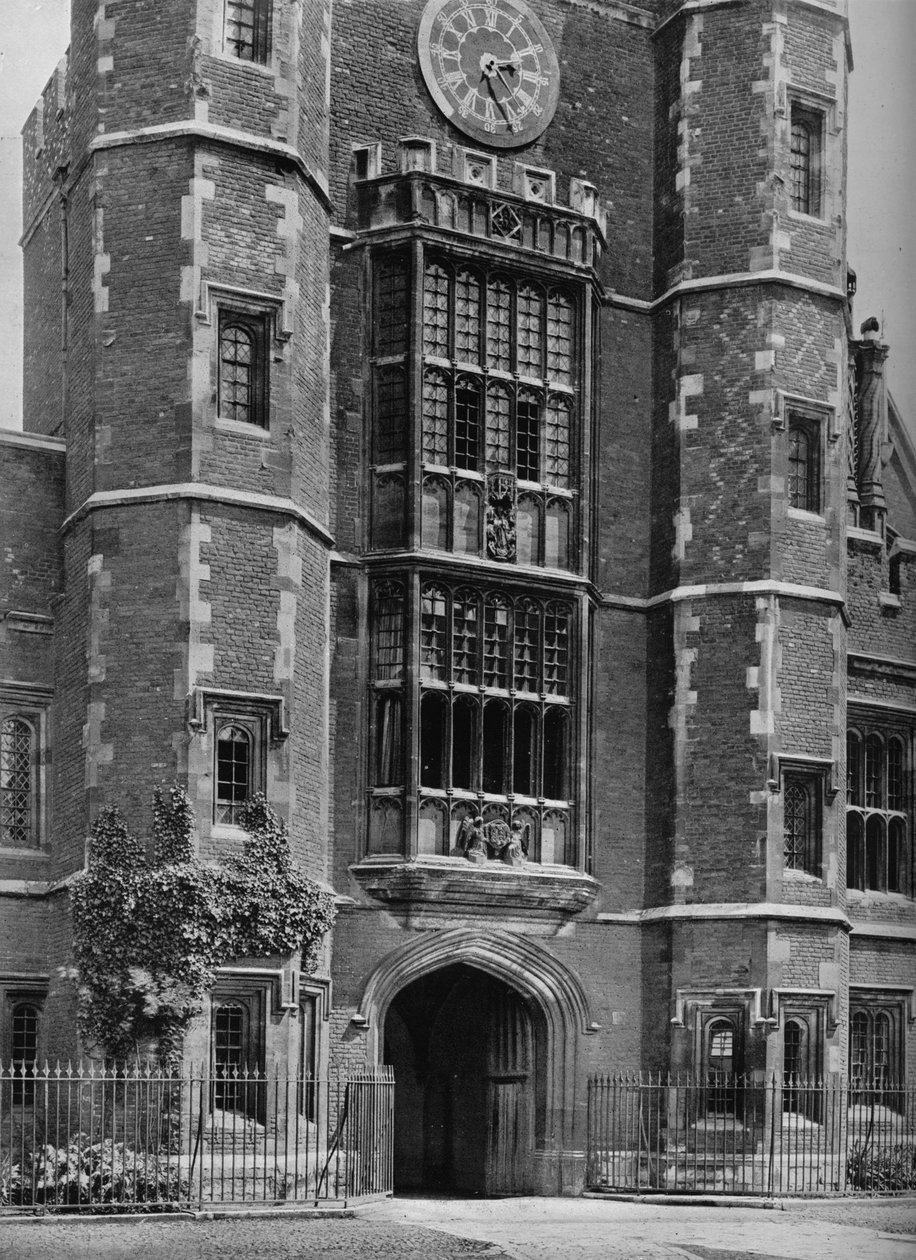 Ingången till Cloisters Under Luptons Tower, 1926 av Unbekannt