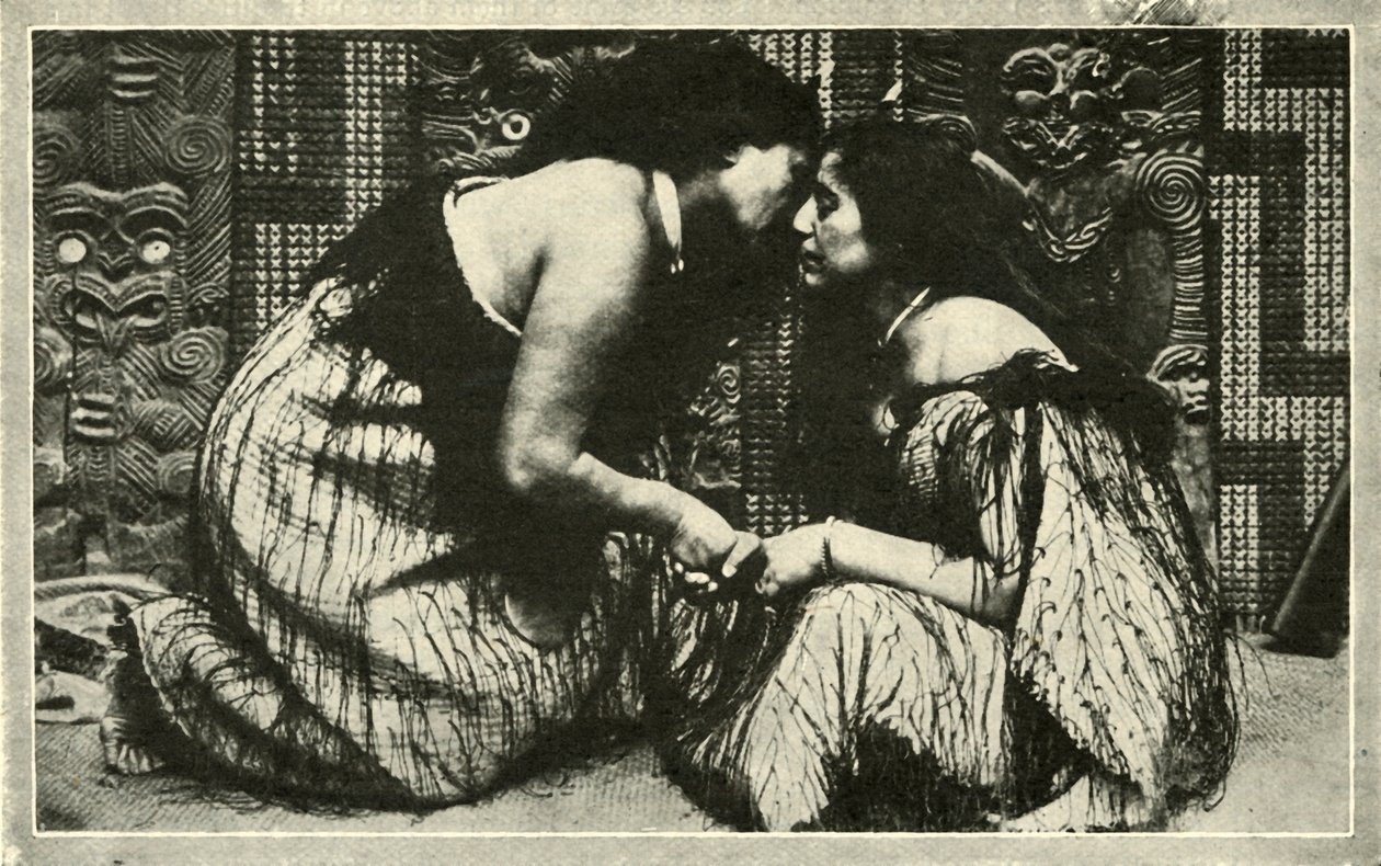 The Hongi, en Maori-hälsning, c1948. av Unbekannt