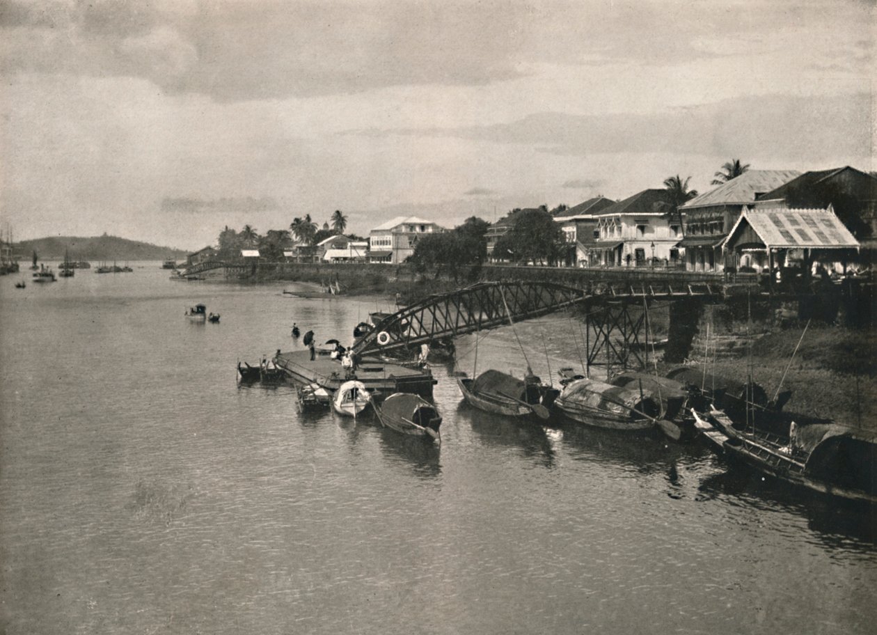 The River Bank and Strand Road, Moulmein, 1900. av Unbekannt
