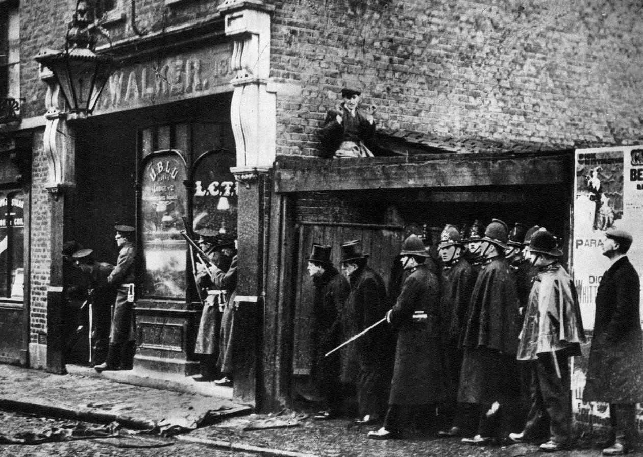 Sidney Street belägringen, Whitechapel, London, 1911, 1935 av Unbekannt
