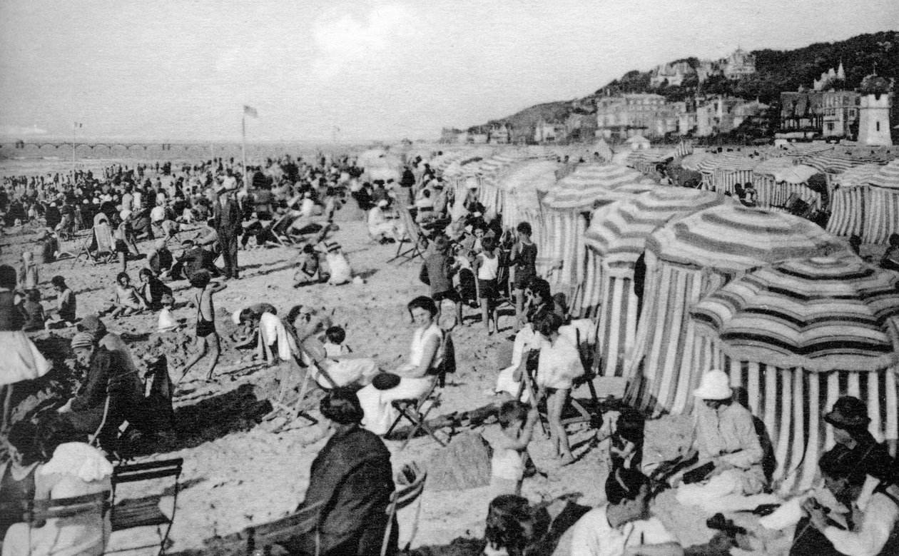Stranden, Trouville, Frankrike, c1920-talet av Unbekannt