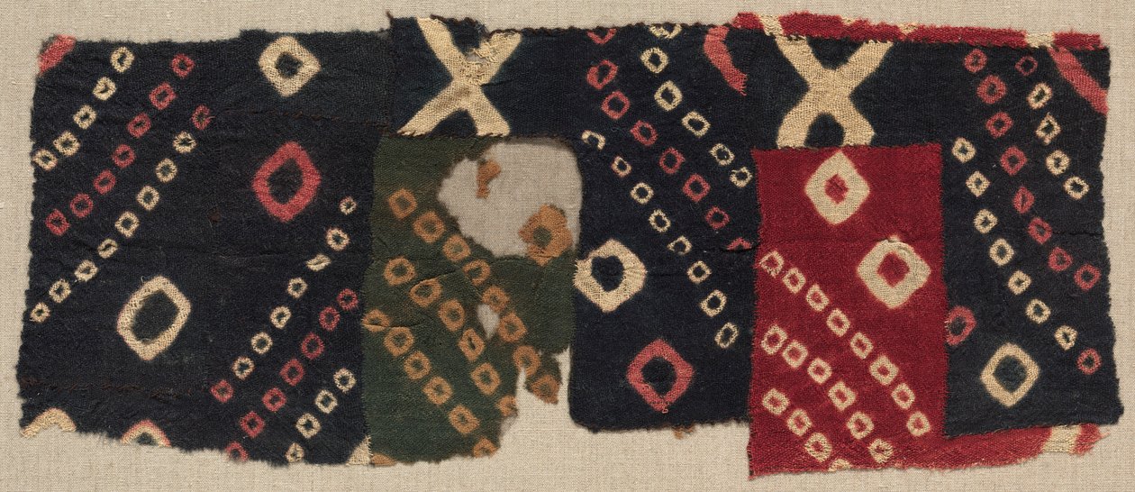 Tie-Dyed Fragment, ca. 700-1100 e.Kr. av Unbekannt