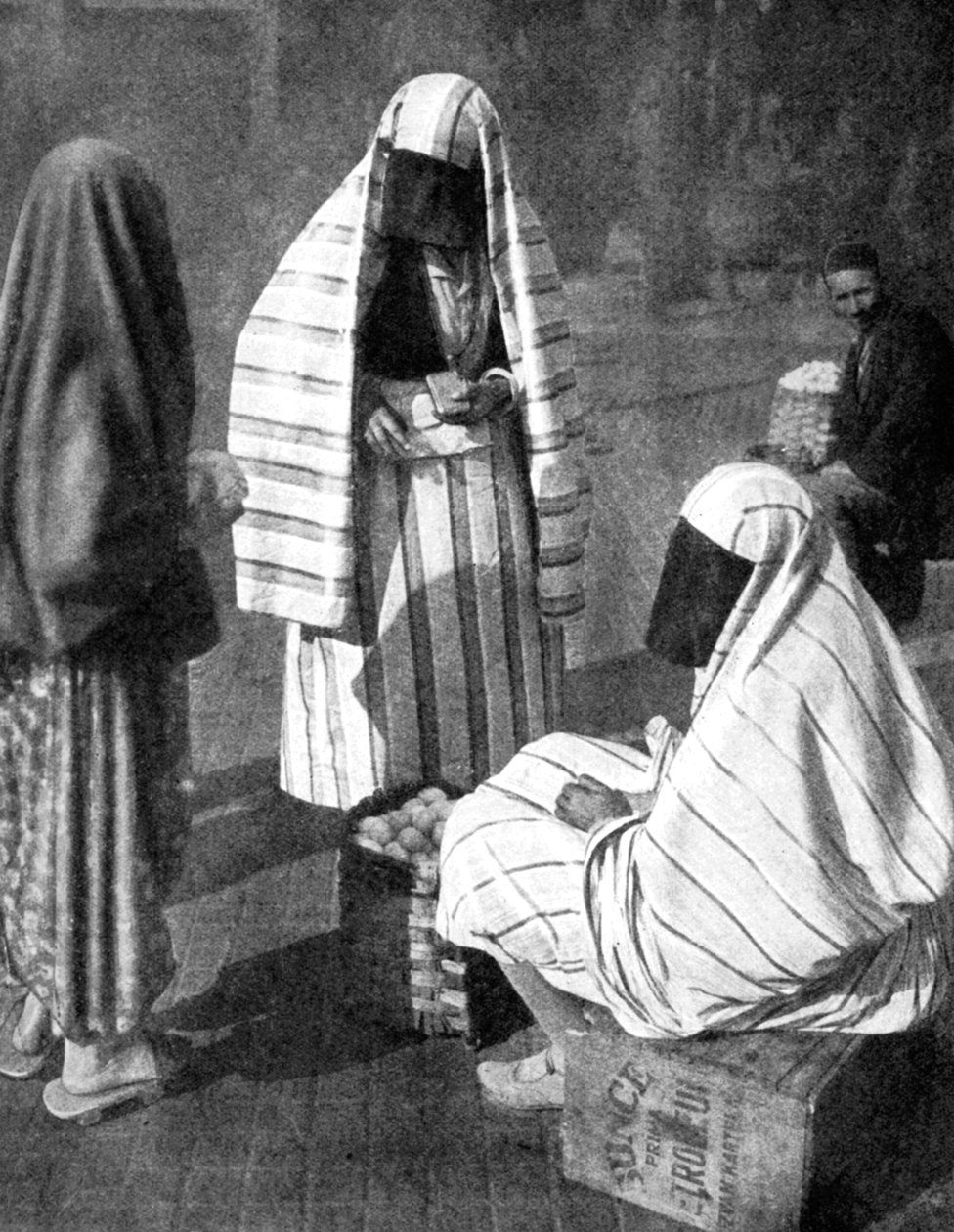Beslöjade kvinnor, Sarajevo, Bosnien, 1936 av Unbekannt