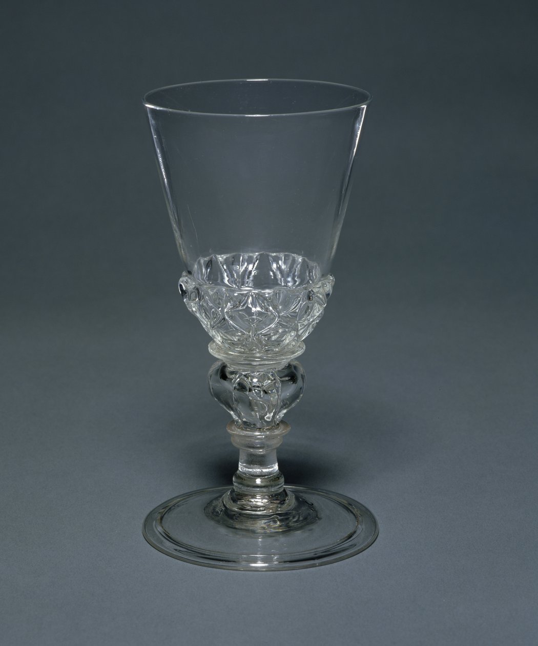 Bägare av blyglas: Facon de Venise, c.1680 av Unbekannt Unbekannt