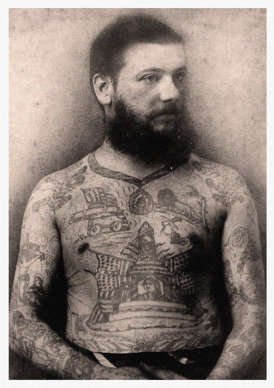 Porträtt av en tatuerad man av Unbekannt Unbekannt