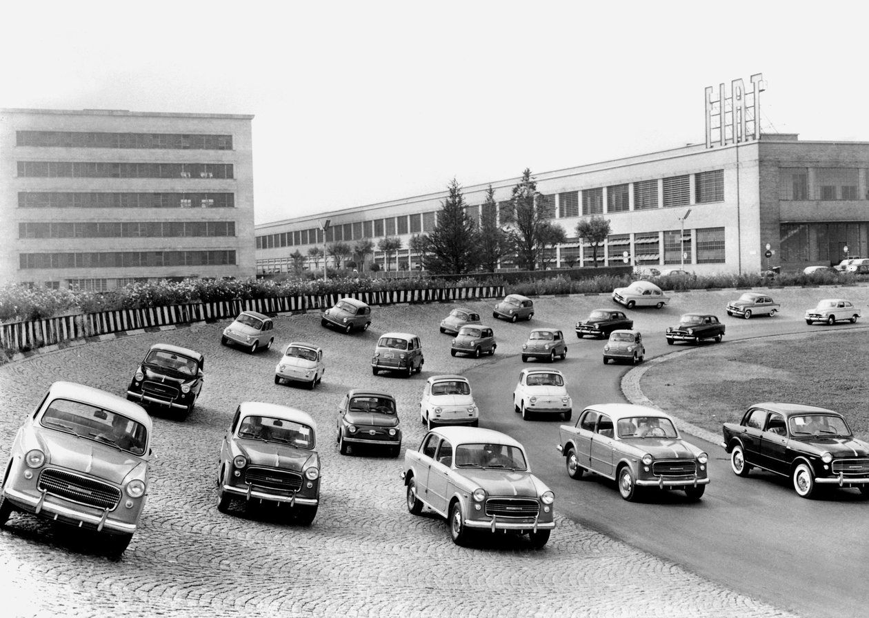 Testar bilar på Fiats testbana, Mirafiori, Turin, 1958 av Unbekannt Unbekannt
