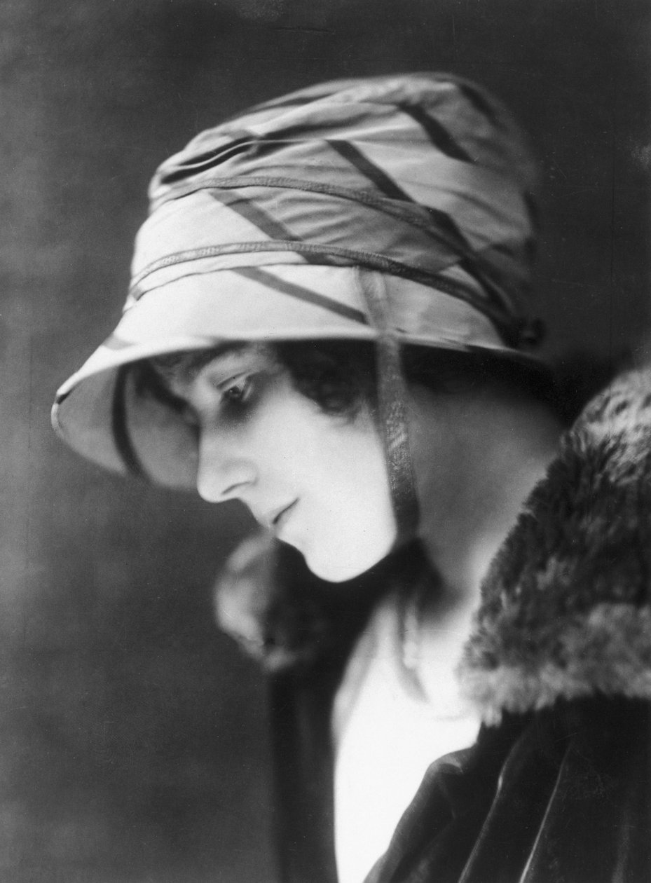 Lady Elizabeth Bowes-Lyon (1900-2002), cirka 1920-talet av Unbekannt