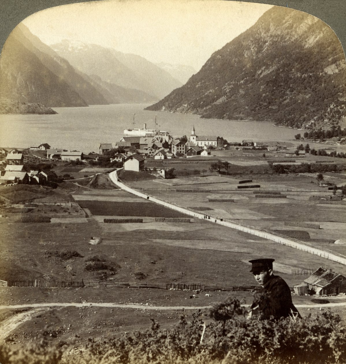Odda, Hardangerfjord, Norge. av Underwood and Underwood